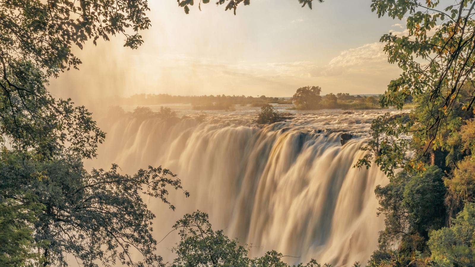 Victoria Falls & Hwange Luxury Safari