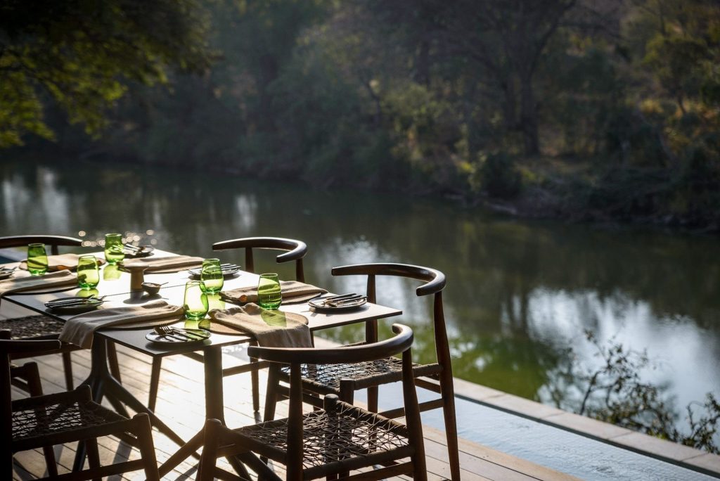 Singita Sweni Lodge: Outdoor dining